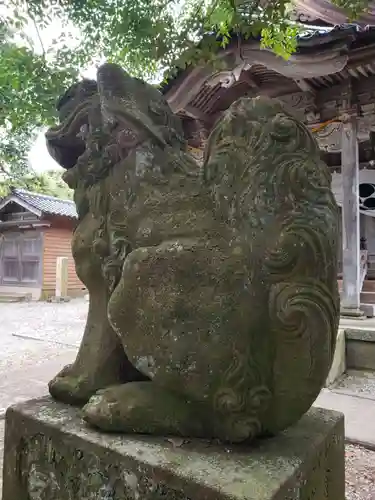 額神社の狛犬