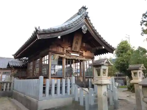 六所社（馬見塚）の本殿・本堂