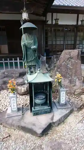 静円寺光明院の像