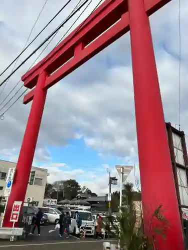 千代保稲荷神社の鳥居