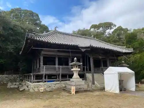 八幡神社の{uncategorized: "未分類", other: "その他", undefined: "問題あり", building: "その他建物", grave: "お墓", sacred_gate: "鳥居", guardian: "狛犬", statue: "像", buddha: "仏像", history: "歴史", nature: "自然", garden: "庭園", animal: "動物", pagoda: "塔", temizu: "手水舎", mountain_gate: "山門・神門", sanctuary: "本殿・本堂", subordinate: "末社・摂社", art: "芸術", scenery: "景色", jizo: "地蔵", ema: "絵馬", goshuin: "御朱印", omikuji: "おみくじ", items: "授与品その他", amulet: "お守り", goshuincho: "御朱印帳", eats: "食事", festival: "お祭り", votive_dance: "神楽", shichigosan: "七五三参", wedding: "結婚式", experience: "体験その他", initially: "初詣", around: "周辺", anti_infection: "感染症対策"}