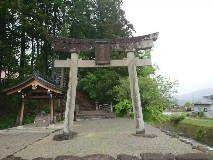 牧ケ洞神社の鳥居