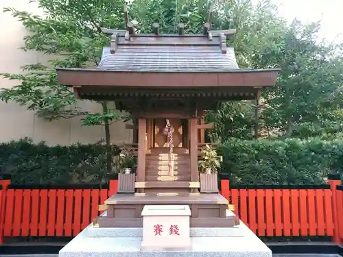 稲荷大明神の本殿