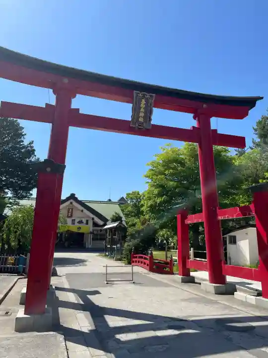 善知鳥神社の{uncategorized: "未分類", other: "その他", undefined: "問題あり", building: "その他建物", grave: "お墓", sacred_gate: "鳥居", guardian: "狛犬", statue: "像", buddha: "仏像", history: "歴史", nature: "自然", garden: "庭園", animal: "動物", pagoda: "塔", temizu: "手水舎", mountain_gate: "山門・神門", sanctuary: "本殿・本堂", subordinate: "末社・摂社", art: "芸術", scenery: "景色", jizo: "地蔵", ema: "絵馬", goshuin: "御朱印", omikuji: "おみくじ", items: "授与品その他", amulet: "お守り", goshuincho: "御朱印帳", eats: "食事", festival: "お祭り", votive_dance: "神楽", shichigosan: "七五三参", wedding: "結婚式", experience: "体験その他", initially: "初詣", around: "周辺", anti_infection: "感染症対策"}