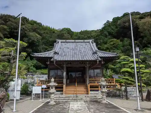 鬼岩寺の本殿・本堂