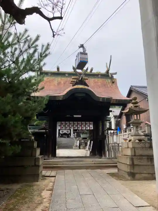 艮神社の山門・神門