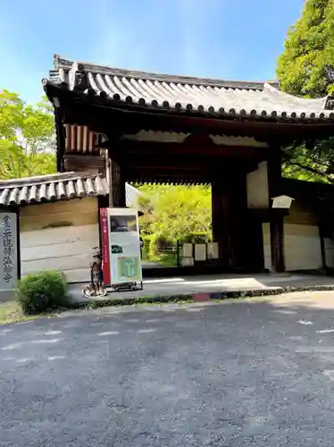 不退寺の山門