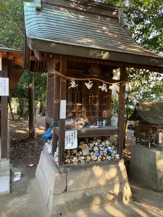 雄郡神社の末社・摂社