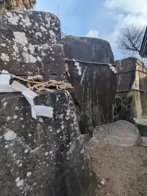 三ツ石神社(岩手県)