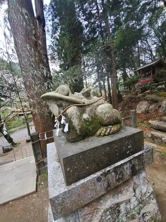 姥宮神社の狛犬