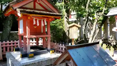 率川神社（大神神社摂社）の末社・摂社