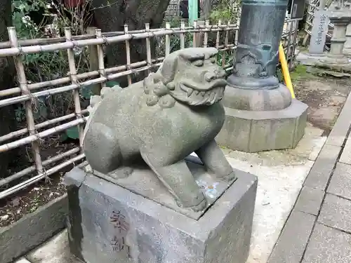 市谷亀岡八幡宮の狛犬