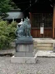 溝旗神社（肇國神社）の狛犬