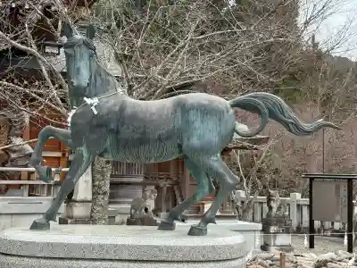 丹生川上神社（上社）の{uncategorized: "未分類", other: "その他", undefined: "問題あり", building: "その他建物", grave: "お墓", sacred_gate: "鳥居", guardian: "狛犬", statue: "像", buddha: "仏像", history: "歴史", nature: "自然", garden: "庭園", animal: "動物", pagoda: "塔", temizu: "手水舎", mountain_gate: "山門・神門", sanctuary: "本殿・本堂", subordinate: "末社・摂社", art: "芸術", scenery: "景色", jizo: "地蔵", ema: "絵馬", goshuin: "御朱印", omikuji: "おみくじ", items: "授与品その他", amulet: "お守り", goshuincho: "御朱印帳", eats: "食事", festival: "お祭り", votive_dance: "神楽", shichigosan: "七五三参", wedding: "結婚式", experience: "体験その他", initially: "初詣", around: "周辺", anti_infection: "感染症対策"}