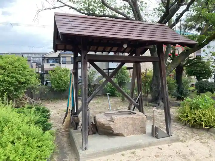 東鳴尾皇太神社の手水舎