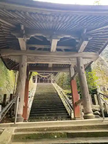 石井神社の山門・神門