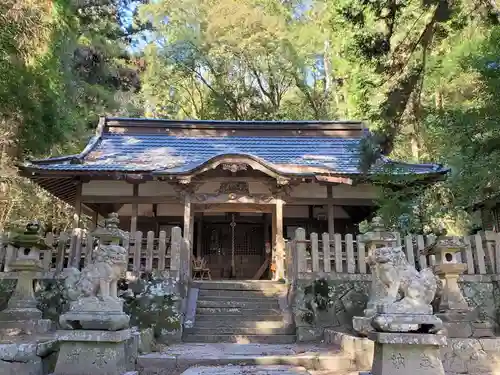 桑原感神社の本殿・本堂