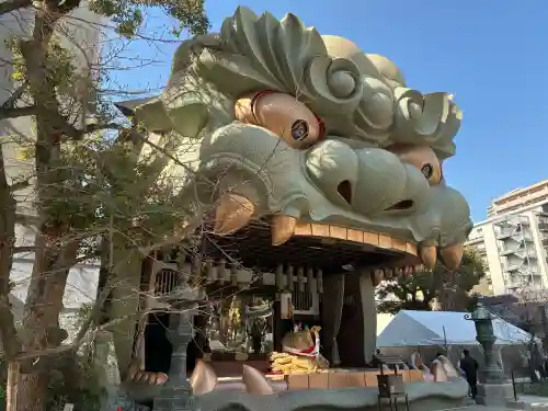 難波八阪神社の{uncategorized: "未分類", other: "その他", undefined: "問題あり", building: "その他建物", grave: "お墓", sacred_gate: "鳥居", guardian: "狛犬", statue: "像", buddha: "仏像", history: "歴史", nature: "自然", garden: "庭園", animal: "動物", pagoda: "塔", temizu: "手水舎", mountain_gate: "山門・神門", sanctuary: "本殿・本堂", subordinate: "末社・摂社", art: "芸術", scenery: "景色", jizo: "地蔵", ema: "絵馬", goshuin: "御朱印", omikuji: "おみくじ", items: "授与品その他", amulet: "お守り", goshuincho: "御朱印帳", eats: "食事", festival: "お祭り", votive_dance: "神楽", shichigosan: "七五三参", wedding: "結婚式", experience: "体験その他", initially: "初詣", around: "周辺", anti_infection: "感染症対策"}