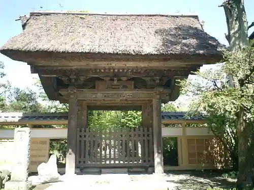 極楽寺（霊鷲山感應院極楽律寺）の山門・神門
