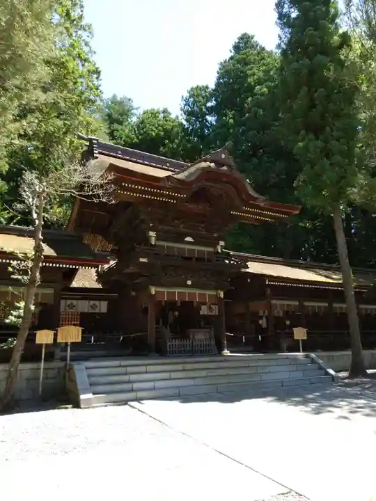 諏訪大社下社秋宮の山門・神門