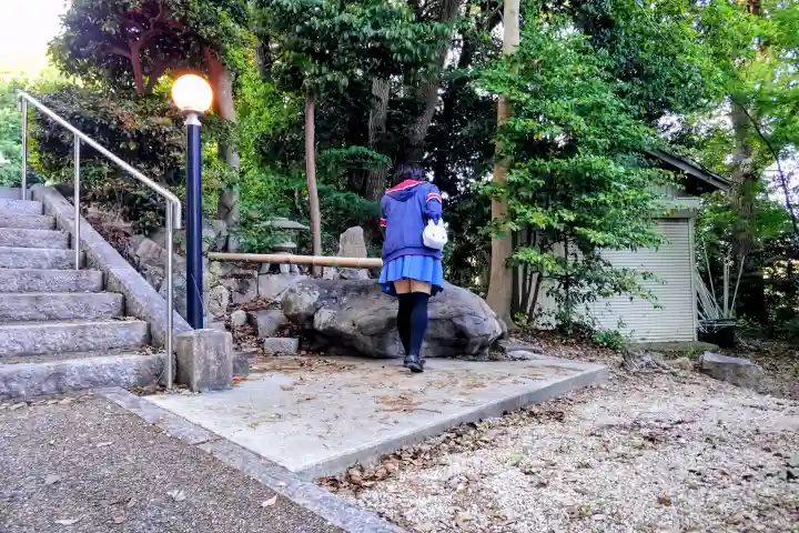 諏訪神社(沓掛諏訪神社)の{uncategorized: "未分類", other: "その他", undefined: "問題あり", building: "その他建物", grave: "お墓", sacred_gate: "鳥居", guardian: "狛犬", statue: "像", buddha: "仏像", history: "歴史", nature: "自然", garden: "庭園", animal: "動物", pagoda: "塔", temizu: "手水舎", mountain_gate: "山門・神門", sanctuary: "本殿・本堂", subordinate: "末社・摂社", art: "芸術", scenery: "景色", jizo: "地蔵", ema: "絵馬", goshuin: "御朱印", omikuji: "おみくじ", items: "授与品その他", amulet: "お守り", goshuincho: "御朱印帳", eats: "食事", festival: "お祭り", votive_dance: "神楽", shichigosan: "七五三参", wedding: "結婚式", experience: "体験その他", initially: "初詣", around: "周辺", anti_infection: "感染症対策"}