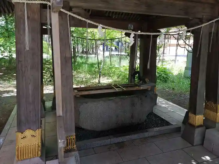 彌彦神社 (伊夜日子神社)の手水舎