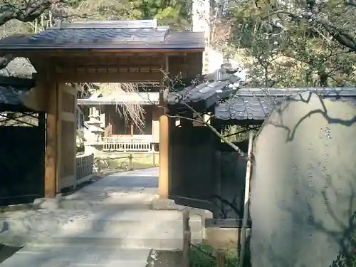 東慶寺の山門