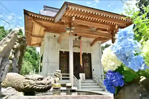 妙龍神社の本殿