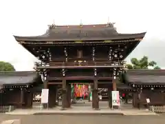 真清田神社の山門