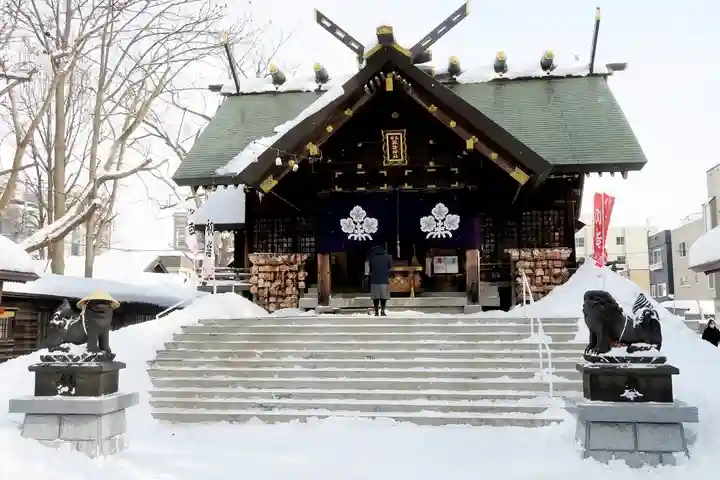 札幌諏訪神社の本殿・本堂