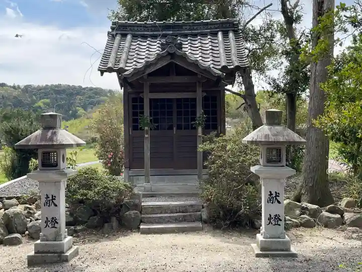 八坂神社 (日野町木津)の{uncategorized: "未分類", other: "その他", undefined: "問題あり", building: "その他建物", grave: "お墓", sacred_gate: "鳥居", guardian: "狛犬", statue: "像", buddha: "仏像", history: "歴史", nature: "自然", garden: "庭園", animal: "動物", pagoda: "塔", temizu: "手水舎", mountain_gate: "山門・神門", sanctuary: "本殿・本堂", subordinate: "末社・摂社", art: "芸術", scenery: "景色", jizo: "地蔵", ema: "絵馬", goshuin: "御朱印", omikuji: "おみくじ", items: "授与品その他", amulet: "お守り", goshuincho: "御朱印帳", eats: "食事", festival: "お祭り", votive_dance: "神楽", shichigosan: "七五三参", wedding: "結婚式", experience: "体験その他", initially: "初詣", around: "周辺", anti_infection: "感染症対策"}