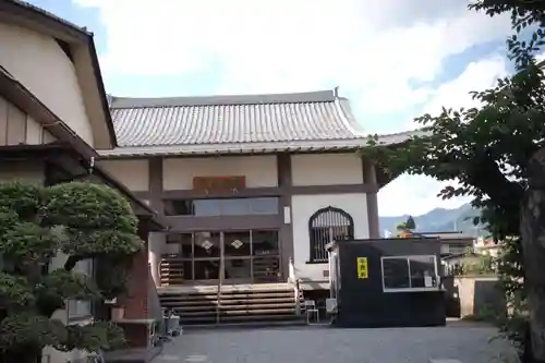 法輪寺の本殿・本堂