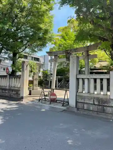 千住氷川神社の{uncategorized: "未分類", other: "その他", undefined: "問題あり", building: "その他建物", grave: "お墓", sacred_gate: "鳥居", guardian: "狛犬", statue: "像", buddha: "仏像", history: "歴史", nature: "自然", garden: "庭園", animal: "動物", pagoda: "塔", temizu: "手水舎", mountain_gate: "山門・神門", sanctuary: "本殿・本堂", subordinate: "末社・摂社", art: "芸術", scenery: "景色", jizo: "地蔵", ema: "絵馬", goshuin: "御朱印", omikuji: "おみくじ", items: "授与品その他", amulet: "お守り", goshuincho: "御朱印帳", eats: "食事", festival: "お祭り", votive_dance: "神楽", shichigosan: "七五三参", wedding: "結婚式", experience: "体験その他", initially: "初詣", around: "周辺", anti_infection: "感染症対策"}