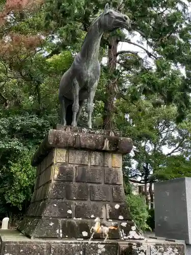 石見国一宮　物部神社の{uncategorized: "未分類", other: "その他", undefined: "問題あり", building: "その他建物", grave: "お墓", sacred_gate: "鳥居", guardian: "狛犬", statue: "像", buddha: "仏像", history: "歴史", nature: "自然", garden: "庭園", animal: "動物", pagoda: "塔", temizu: "手水舎", mountain_gate: "山門・神門", sanctuary: "本殿・本堂", subordinate: "末社・摂社", art: "芸術", scenery: "景色", jizo: "地蔵", ema: "絵馬", goshuin: "御朱印", omikuji: "おみくじ", items: "授与品その他", amulet: "お守り", goshuincho: "御朱印帳", eats: "食事", festival: "お祭り", votive_dance: "神楽", shichigosan: "七五三参", wedding: "結婚式", experience: "体験その他", initially: "初詣", around: "周辺", anti_infection: "感染症対策"}