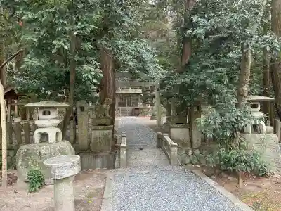 平群神社の{uncategorized: "未分類", other: "その他", undefined: "問題あり", building: "その他建物", grave: "お墓", sacred_gate: "鳥居", guardian: "狛犬", statue: "像", buddha: "仏像", history: "歴史", nature: "自然", garden: "庭園", animal: "動物", pagoda: "塔", temizu: "手水舎", mountain_gate: "山門・神門", sanctuary: "本殿・本堂", subordinate: "末社・摂社", art: "芸術", scenery: "景色", jizo: "地蔵", ema: "絵馬", goshuin: "御朱印", omikuji: "おみくじ", items: "授与品その他", amulet: "お守り", goshuincho: "御朱印帳", eats: "食事", festival: "お祭り", votive_dance: "神楽", shichigosan: "七五三参", wedding: "結婚式", experience: "体験その他", initially: "初詣", around: "周辺", anti_infection: "感染症対策"}