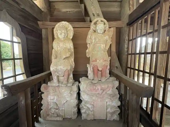 真高寺の{uncategorized: "未分類", other: "その他", undefined: "問題あり", building: "その他建物", grave: "お墓", sacred_gate: "鳥居", guardian: "狛犬", statue: "像", buddha: "仏像", history: "歴史", nature: "自然", garden: "庭園", animal: "動物", pagoda: "塔", temizu: "手水舎", mountain_gate: "山門・神門", sanctuary: "本殿・本堂", subordinate: "末社・摂社", art: "芸術", scenery: "景色", jizo: "地蔵", ema: "絵馬", goshuin: "御朱印", omikuji: "おみくじ", items: "授与品その他", amulet: "お守り", goshuincho: "御朱印帳", eats: "食事", festival: "お祭り", votive_dance: "神楽", shichigosan: "七五三参", wedding: "結婚式", experience: "体験その他", initially: "初詣", around: "周辺", anti_infection: "感染症対策"}