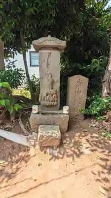 庚申様(富士塚と庚申塔)の塔