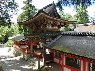 石上神宮の山門・神門