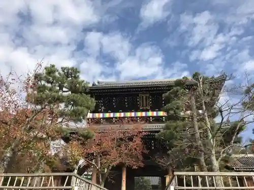 くろ谷 金戒光明寺の山門