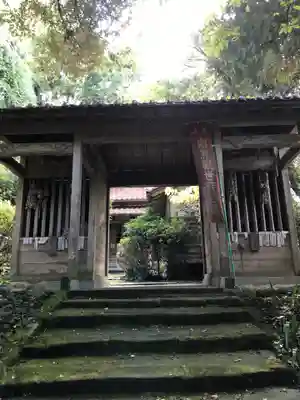 巖倉寺の山門・神門