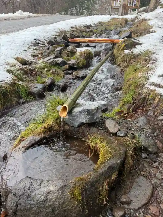 諏訪大社上社前宮の{uncategorized: "未分類", other: "その他", undefined: "問題あり", building: "その他建物", grave: "お墓", sacred_gate: "鳥居", guardian: "狛犬", statue: "像", buddha: "仏像", history: "歴史", nature: "自然", garden: "庭園", animal: "動物", pagoda: "塔", temizu: "手水舎", mountain_gate: "山門・神門", sanctuary: "本殿・本堂", subordinate: "末社・摂社", art: "芸術", scenery: "景色", jizo: "地蔵", ema: "絵馬", goshuin: "御朱印", omikuji: "おみくじ", items: "授与品その他", amulet: "お守り", goshuincho: "御朱印帳", eats: "食事", festival: "お祭り", votive_dance: "神楽", shichigosan: "七五三参", wedding: "結婚式", experience: "体験その他", initially: "初詣", around: "周辺", anti_infection: "感染症対策"}