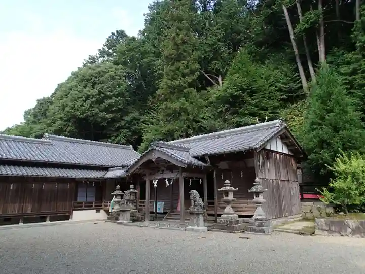 葛神社の本殿・本堂