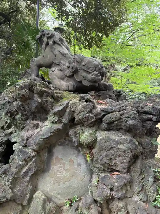 赤坂氷川神社の{uncategorized: "未分類", other: "その他", undefined: "問題あり", building: "その他建物", grave: "お墓", sacred_gate: "鳥居", guardian: "狛犬", statue: "像", buddha: "仏像", history: "歴史", nature: "自然", garden: "庭園", animal: "動物", pagoda: "塔", temizu: "手水舎", mountain_gate: "山門・神門", sanctuary: "本殿・本堂", subordinate: "末社・摂社", art: "芸術", scenery: "景色", jizo: "地蔵", ema: "絵馬", goshuin: "御朱印", omikuji: "おみくじ", items: "授与品その他", amulet: "お守り", goshuincho: "御朱印帳", eats: "食事", festival: "お祭り", votive_dance: "神楽", shichigosan: "七五三参", wedding: "結婚式", experience: "体験その他", initially: "初詣", around: "周辺", anti_infection: "感染症対策"}
