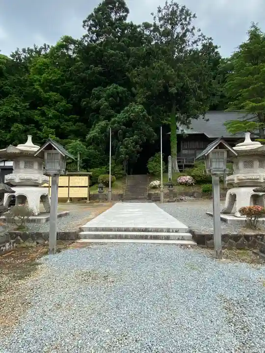 鳥海山大物忌神社吹浦口ノ宮の{uncategorized: "未分類", other: "その他", undefined: "問題あり", building: "その他建物", grave: "お墓", sacred_gate: "鳥居", guardian: "狛犬", statue: "像", buddha: "仏像", history: "歴史", nature: "自然", garden: "庭園", animal: "動物", pagoda: "塔", temizu: "手水舎", mountain_gate: "山門・神門", sanctuary: "本殿・本堂", subordinate: "末社・摂社", art: "芸術", scenery: "景色", jizo: "地蔵", ema: "絵馬", goshuin: "御朱印", omikuji: "おみくじ", items: "授与品その他", amulet: "お守り", goshuincho: "御朱印帳", eats: "食事", festival: "お祭り", votive_dance: "神楽", shichigosan: "七五三参", wedding: "結婚式", experience: "体験その他", initially: "初詣", around: "周辺", anti_infection: "感染症対策"}