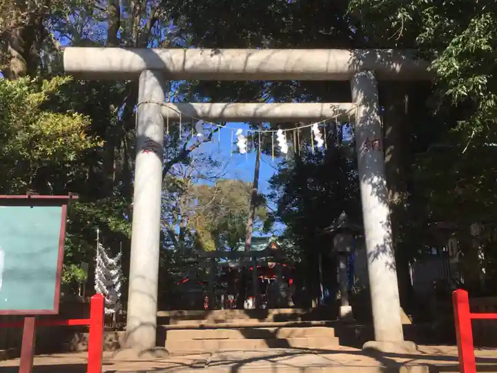 赤堤六所神社の鳥居