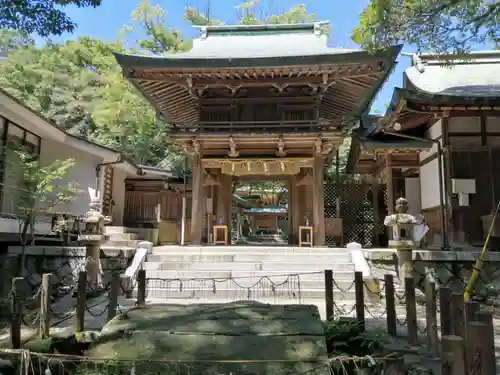 志賀海神社の山門