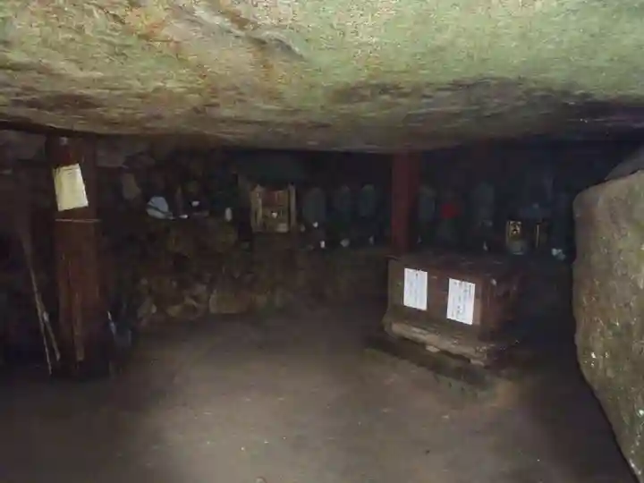 岩巣山薬師堂(愛知県)