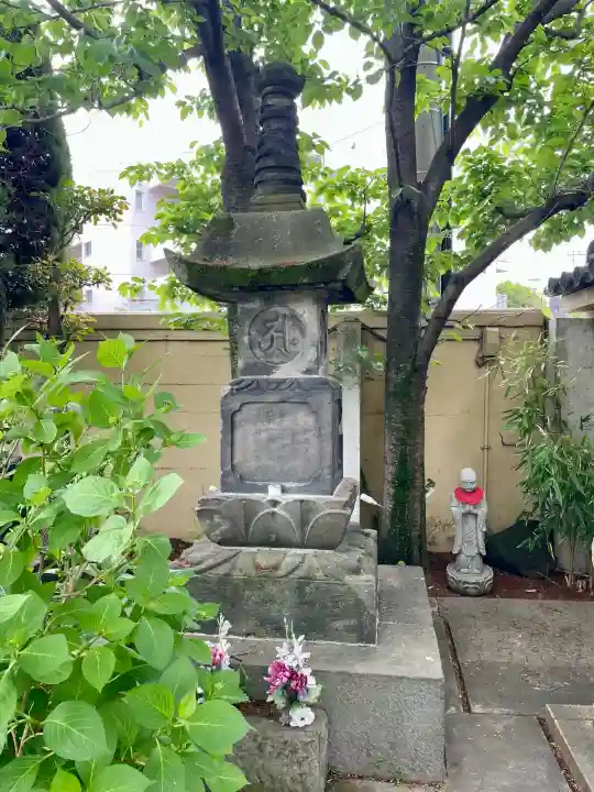 地蔵寺の{uncategorized: "未分類", other: "その他", undefined: "問題あり", building: "その他建物", grave: "お墓", sacred_gate: "鳥居", guardian: "狛犬", statue: "像", buddha: "仏像", history: "歴史", nature: "自然", garden: "庭園", animal: "動物", pagoda: "塔", temizu: "手水舎", mountain_gate: "山門・神門", sanctuary: "本殿・本堂", subordinate: "末社・摂社", art: "芸術", scenery: "景色", jizo: "地蔵", ema: "絵馬", goshuin: "御朱印", omikuji: "おみくじ", items: "授与品その他", amulet: "お守り", goshuincho: "御朱印帳", eats: "食事", festival: "お祭り", votive_dance: "神楽", shichigosan: "七五三参", wedding: "結婚式", experience: "体験その他", initially: "初詣", around: "周辺", anti_infection: "感染症対策"}