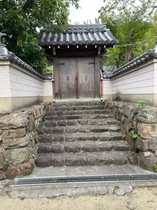 梅岩寺の山門・神門