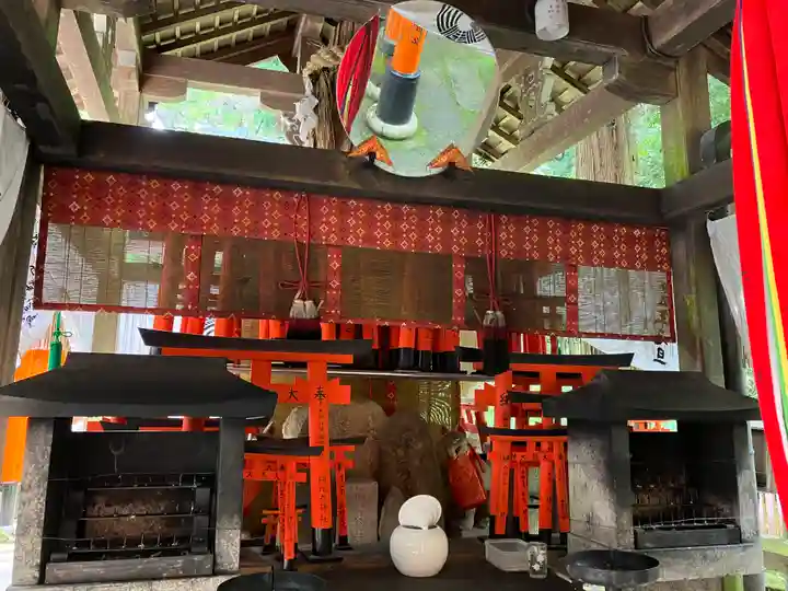 伏見稲荷大社 御膳谷奉拝所の末社・摂社